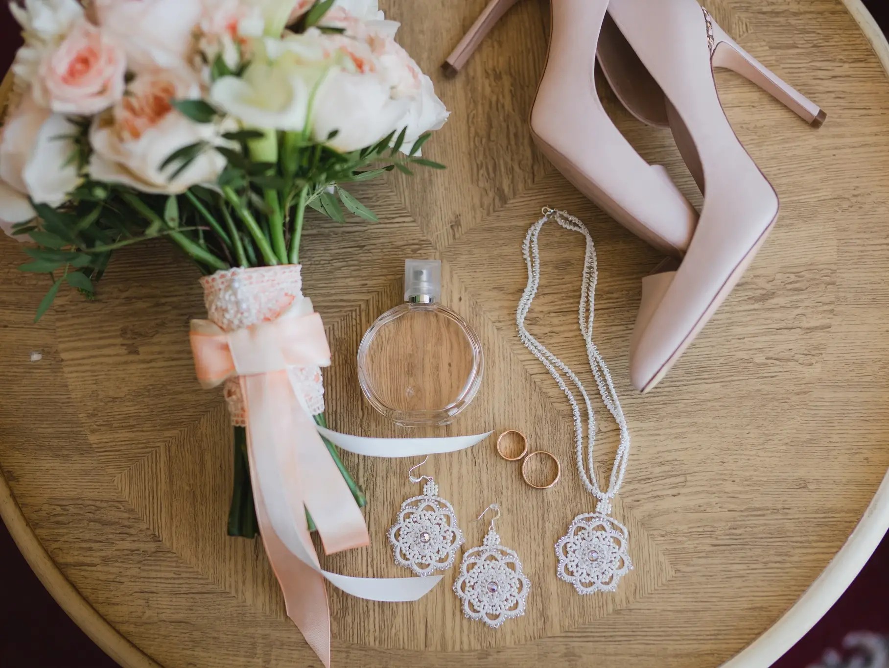 Complete Your Wedding Ensemble: A Comprehensive Guide to Choosing Bridal Accessories. Mobile Image