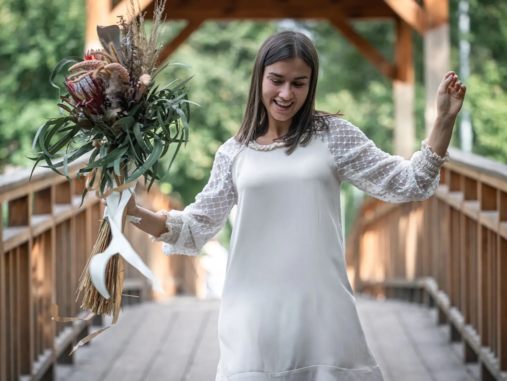 Green Fashion Meets Timeless Romance in Eco-Friendly Wedding Dresses. Desktop Image